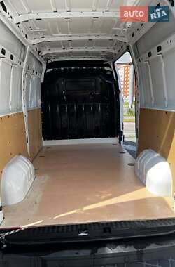 Грузовой фургон Renault Master 2018 в 