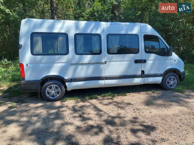 Мікроавтобус Renault Master 2000 в Будах