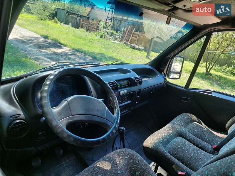 Мікроавтобус Renault Master 2000 в Будах