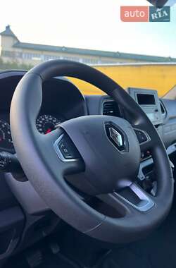 Грузовой фургон Renault Master 2023 в 