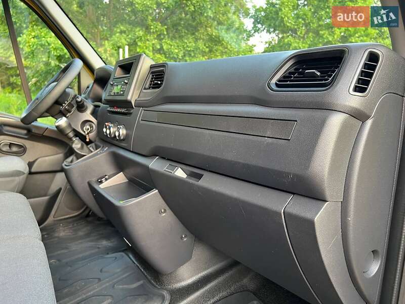 Тентованый Renault Master 2021 в Киеве