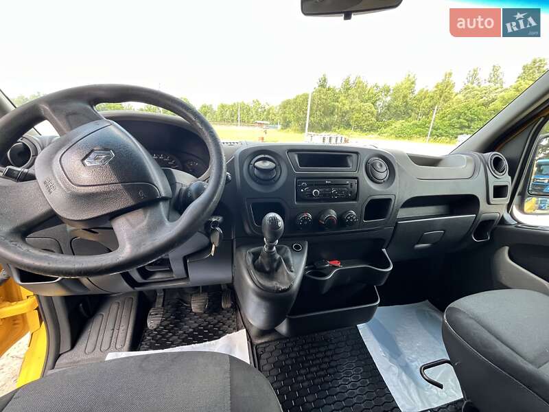 Вантажний фургон Renault Master 2013 в Львові