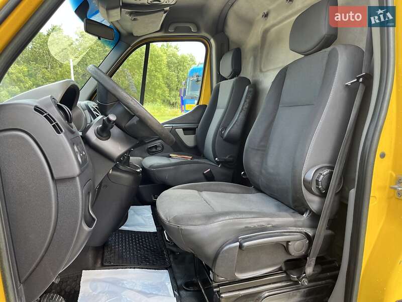 Вантажний фургон Renault Master 2013 в Львові