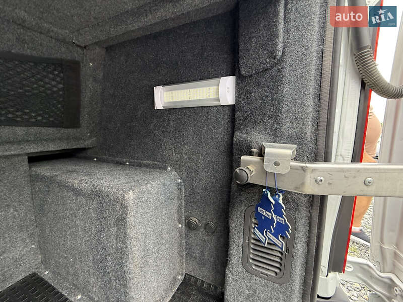 Грузопассажирский фургон Renault Master 2017 в Умани