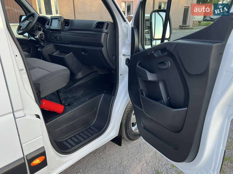 Грузовой фургон Renault Master 2021 в Дубно