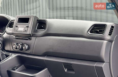 Грузовой фургон Renault Master 2021 в 