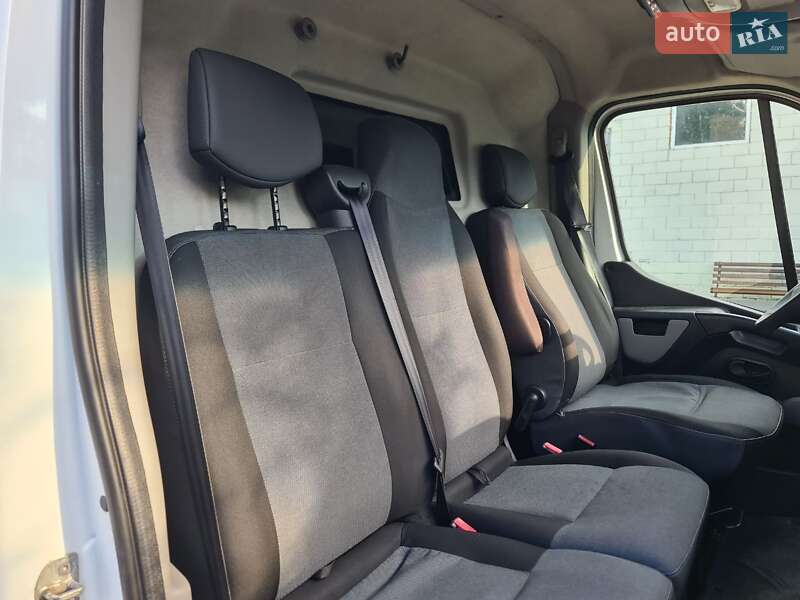 Вантажний фургон Renault Master 2016 в Харкові