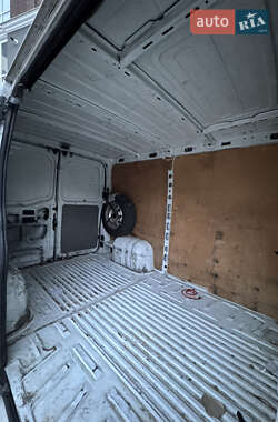Грузовой фургон Renault Master 2003 в 