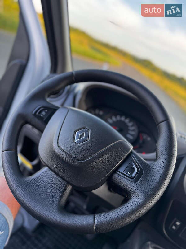Грузовой фургон Renault Master 2015 в Дрогобыче