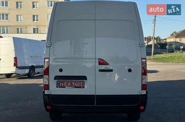 Грузопассажирский фургон Renault Master 2022 в 