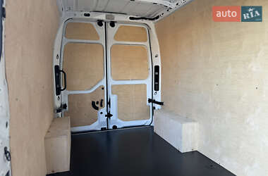 Грузопассажирский фургон Renault Master 2022 в 