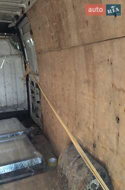 Грузовой фургон Renault Master 2001 в 