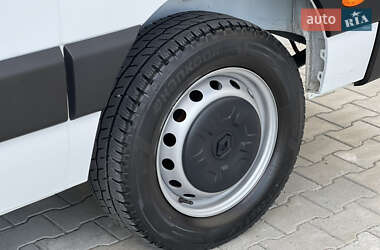 Грузовой фургон Renault Master 2022 в 