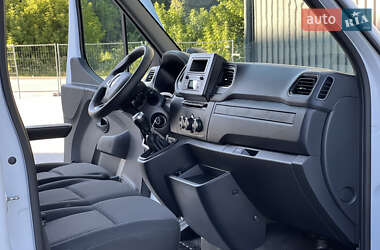 Грузовой фургон Renault Master 2022 в 