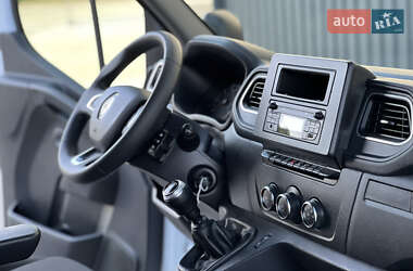 Грузовой фургон Renault Master 2022 в 