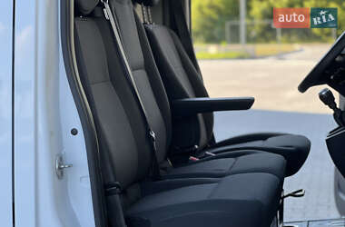 Грузовой фургон Renault Master 2022 в 
