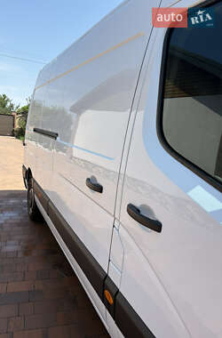 Грузовой фургон Renault Master 2021 в 