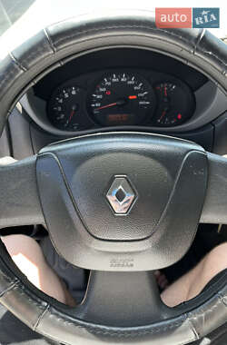 Грузовой фургон Renault Master 2012 в 