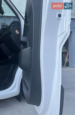 Грузовой фургон Renault Master 2019 в 