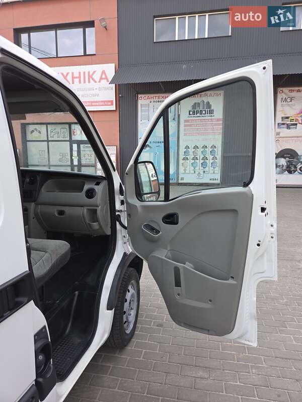Грузовой фургон Renault Master 2008 в Ровно