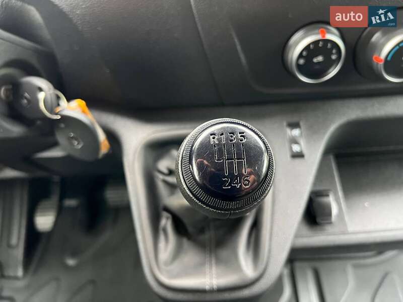 Грузовой фургон Renault Master 2022 в Киеве