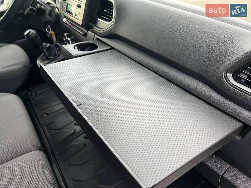 Грузовой фургон Renault Master 2022 в Киеве