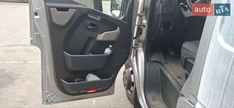 Грузовой фургон Renault Master 2012 в Чернигове