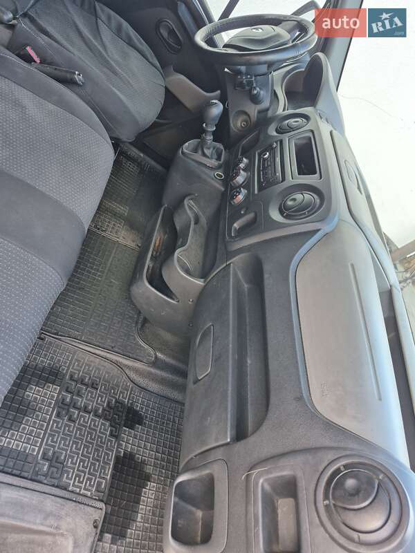 Вантажний фургон Renault Master 2014 в Дрогобичі