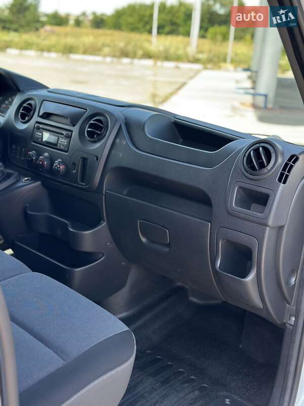 Грузовой фургон Renault Master 2018 в Дубно