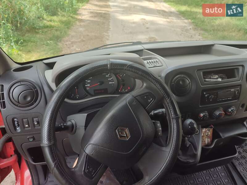 Грузовой фургон Renault Master 2015 в Чернигове
