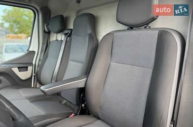 Грузопассажирский фургон Renault Master 2019 в 