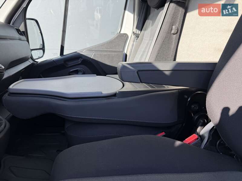 Грузовой фургон Renault Master 2023 в Киеве