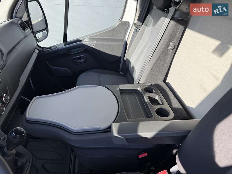 Грузовой фургон Renault Master 2023 в Киеве