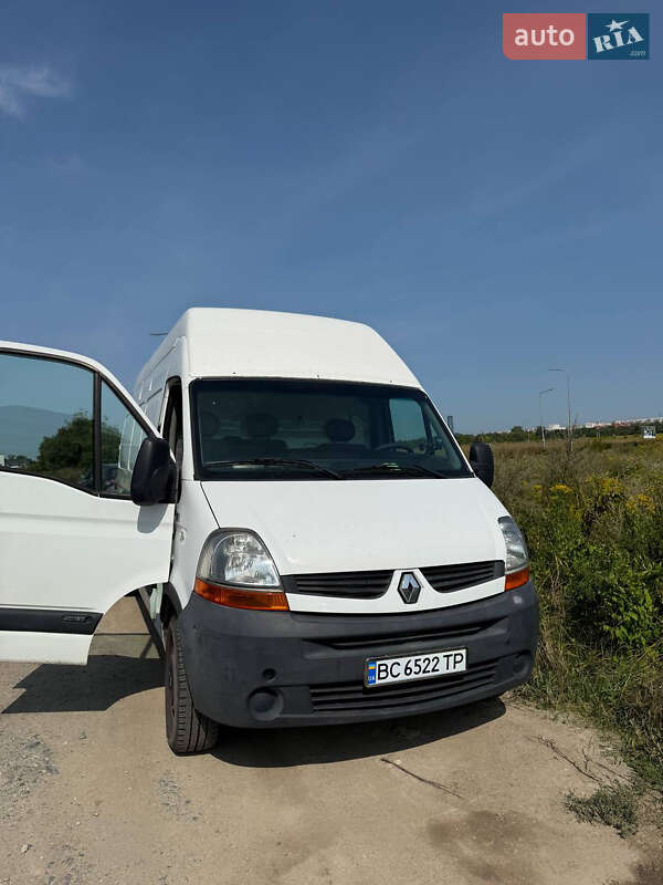 Грузовой фургон Renault Master 2010 в Львове