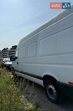 Грузовой фургон Renault Master 2010 в 