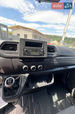 Грузовой фургон Renault Master 2021 в 