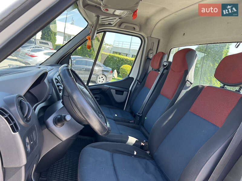 Автовоз Renault Master 2016 в Яворове