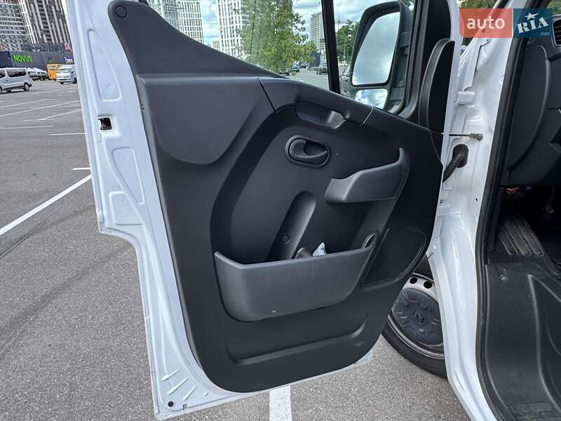 Другие грузовики Renault Master 2023 в Буче