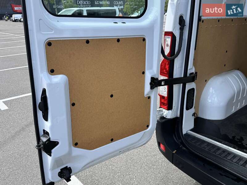 Другие грузовики Renault Master 2023 в Буче