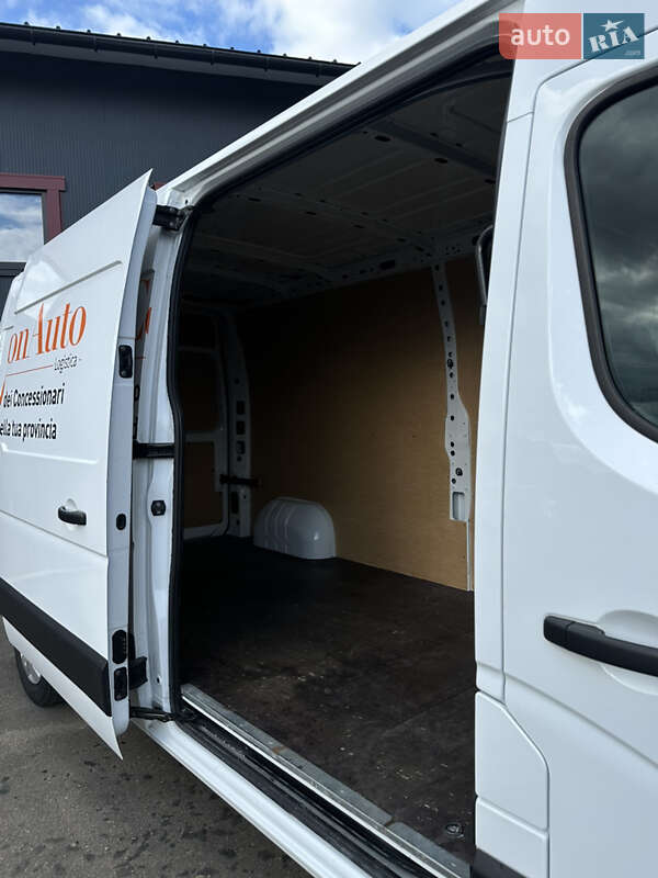 Грузовой фургон Renault Master 2022 в Долине