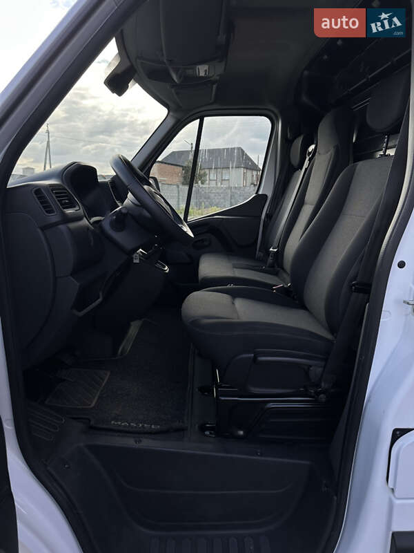 Грузовой фургон Renault Master 2022 в Долине