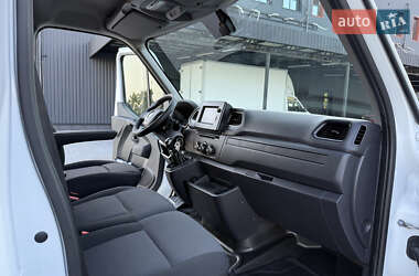 Грузовой фургон Renault Master 2021 в 