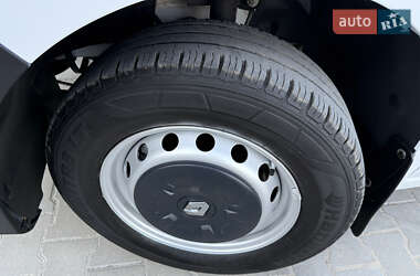 Грузовой фургон Renault Master 2021 в 