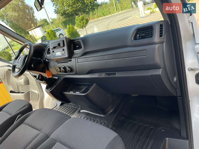 Грузовой фургон Renault Master 2022 в Дрогобыче