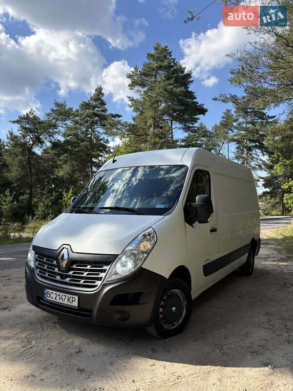 Грузовой фургон Renault Master 2015 в Львове