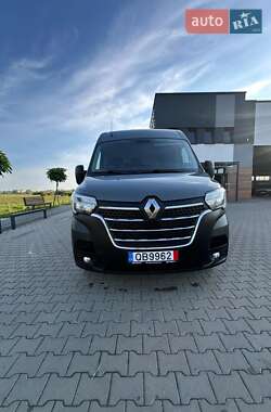 Грузовой фургон Renault Master 2023 в 