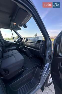 Грузовой фургон Renault Master 2023 в 