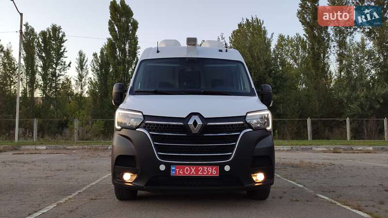 Грузовой фургон Renault Master 2020 в 