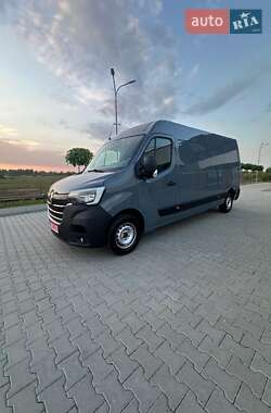 Грузовой фургон Renault Master 2022 в 
