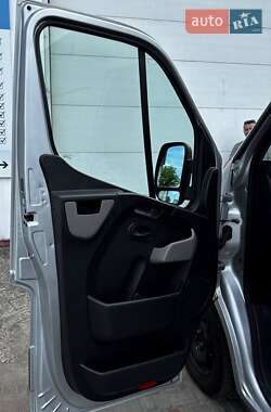 Грузовой фургон Renault Master 2014 в 